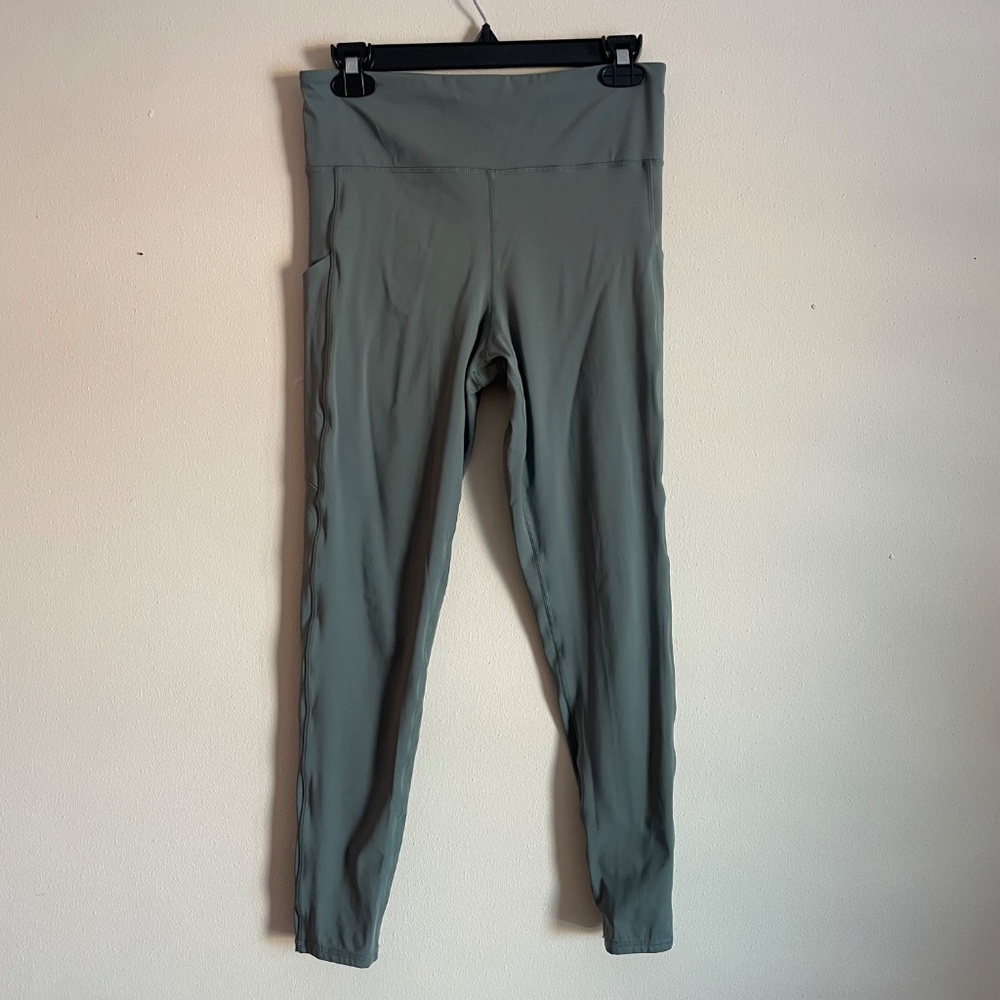 Vuori Sage Green Pocket Leggings - Picture 4 of 7